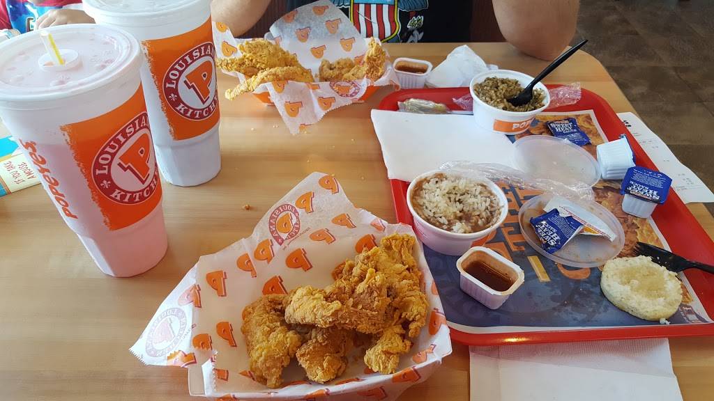 Popeyes Louisiana Kitchen | restaurant | 715 W Norton Ave, Norton Shores, MI 49441, USA | 2317339230 OR +1 231-733-9230