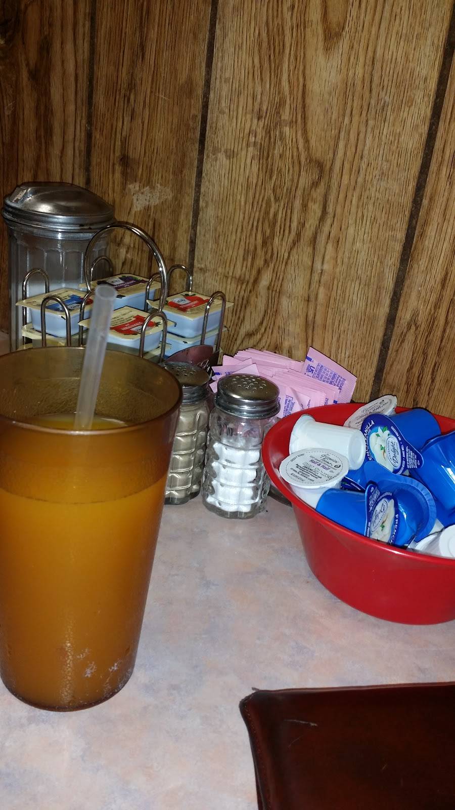 Billys Js Cafe | restaurant | 5015 Grover St, Omaha, NE 68106, USA | 4025514454 OR +1 402-551-4454