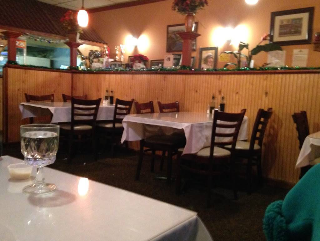 Rizvanis Pizza Restaurant | restaurant | 3322, 635 Straits Turnpike, Watertown, CT 06795, USA | 8609450112 OR +1 860-945-0112