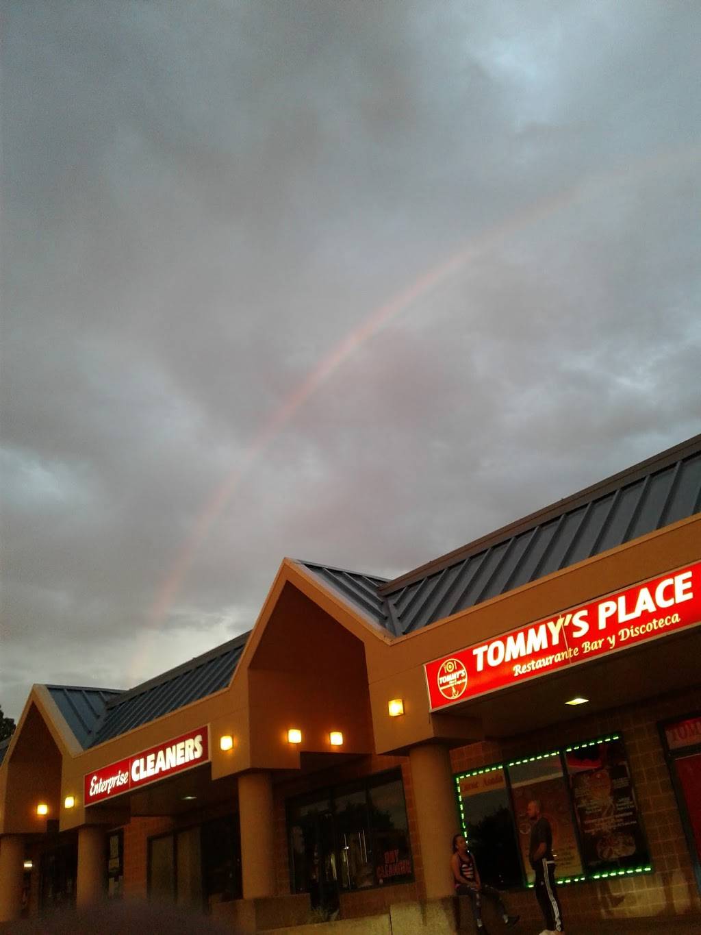 Tommys Place II | restaurant | 156 Enterprise St # I, Sterling, VA 20164, USA | 7034442208 OR +1 703-444-2208