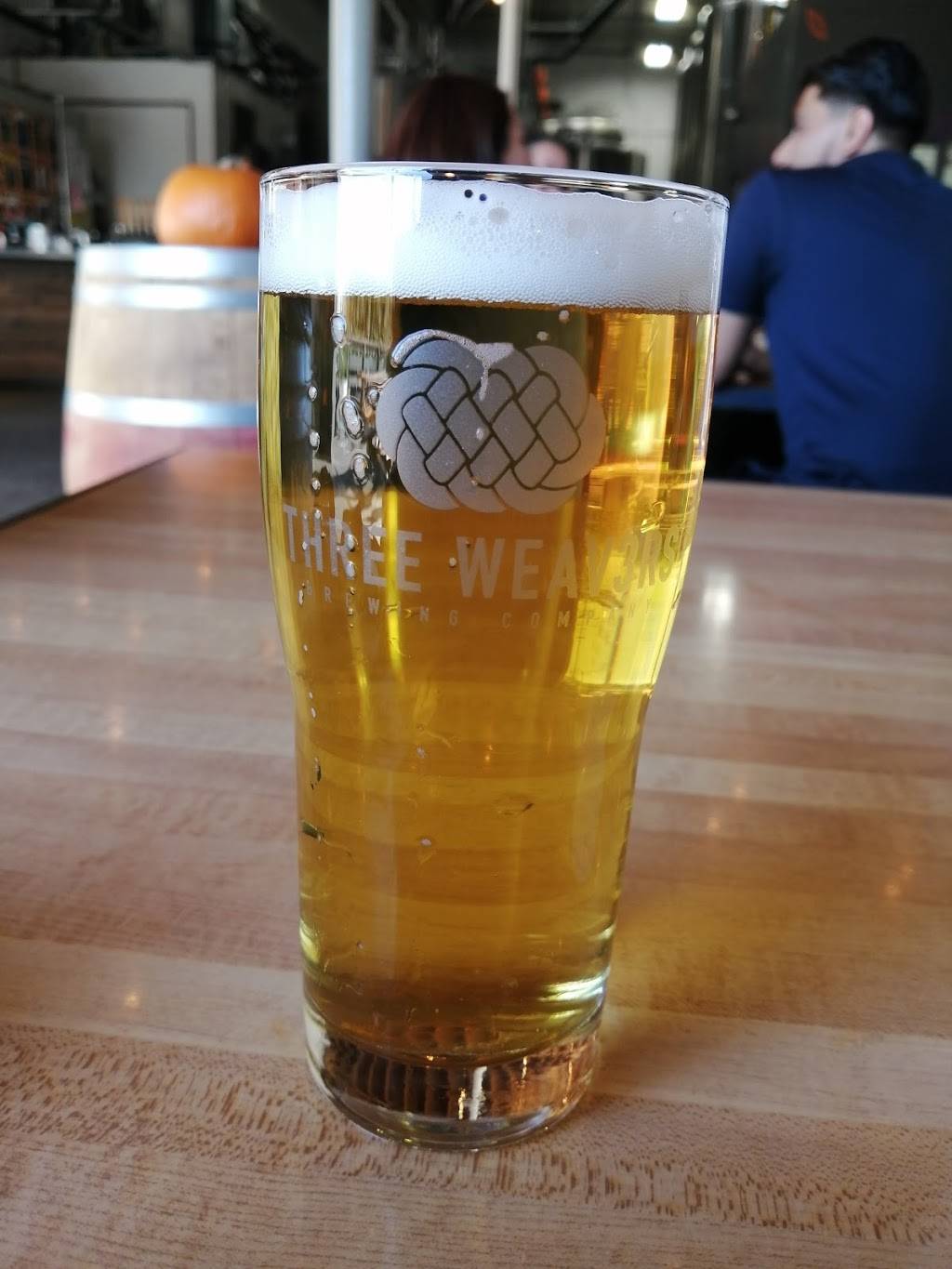 Three Weavers Brewing Company | restaurant | 1031 W Manchester Blvd A-B, Inglewood, CA 90301, USA | 3104005830 OR +1 310-400-5830