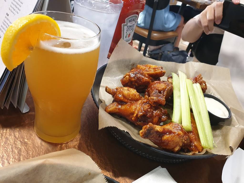 Anchor Bar | restaurant | Buffalo Niagara International Airport (BUF), 4200 Genesee St, Buffalo, NY 14225, USA | 7166306000 OR +1 716-630-6000