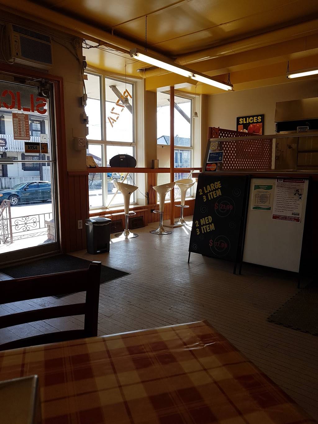 Pizza Bella | restaurant | 3009 Lobsinger Line, St. Clements, ON N0B 2M0, Canada | 5196995447 OR +1 519-699-5447