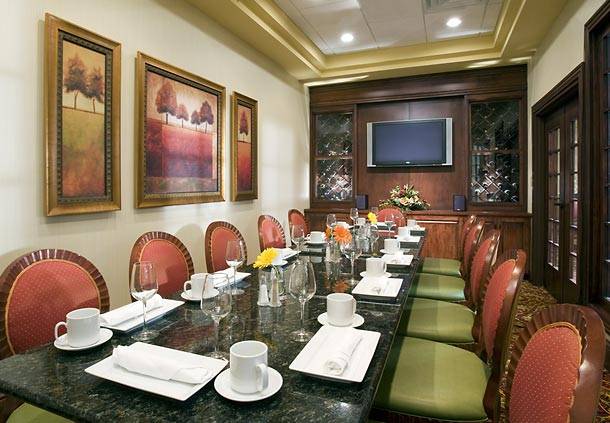 Cedar Grille | night club | 1200 Collins Rd NE, Cedar Rapids, IA 52402, USA | 3194919854 OR +1 319-491-9854