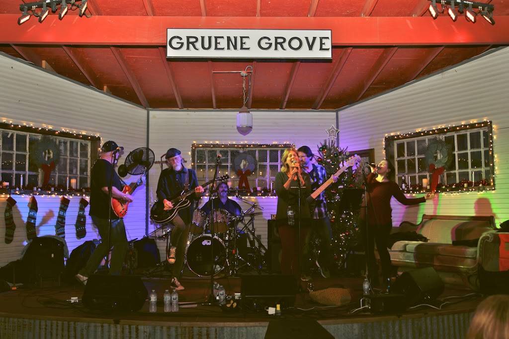 Gruene Grove | restaurant | 1263 Gruene Rd, New Braunfels, TX 78130, USA | 8307650300 OR +1 830-765-0300