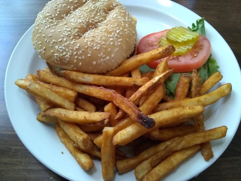 Edgar Family Restaurant | restaurant | 127590 Opportunity Ln, Edgar, WI 54426, USA | 7153527424 OR +1 715-352-7424