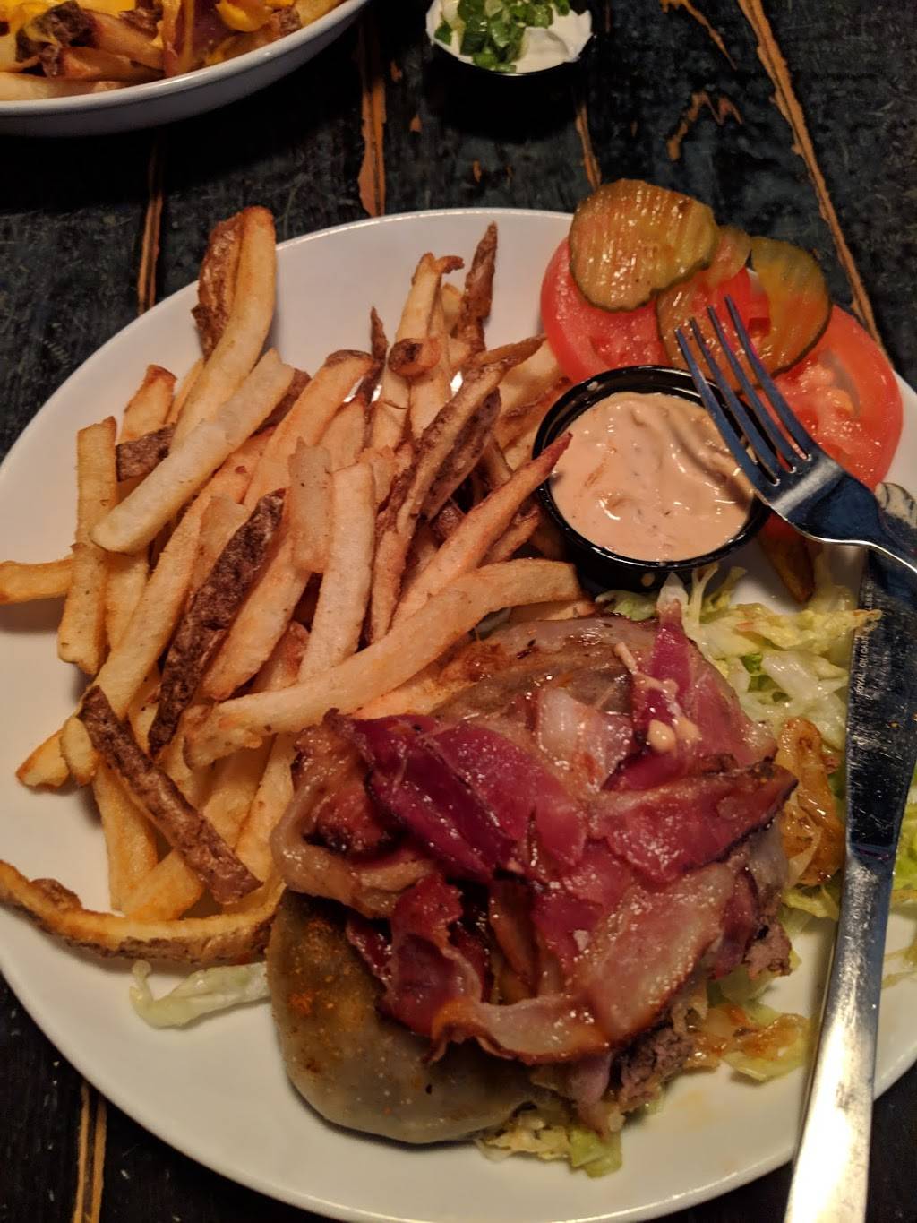 Shorts Burger & Shine | restaurant | 18 S Clinton St, Iowa City, IA 52240, USA | 3193374678 OR +1 319-337-4678