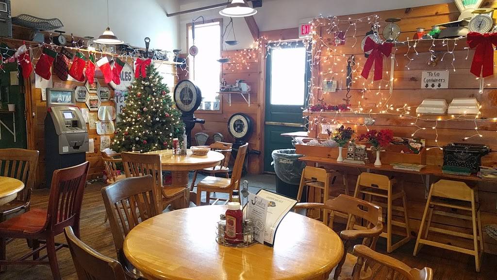 Scales Seafood & Ice Cream | restaurant | 45 River St, Millbury, MA 01527, USA | 5088653377 OR +1 508-865-3377