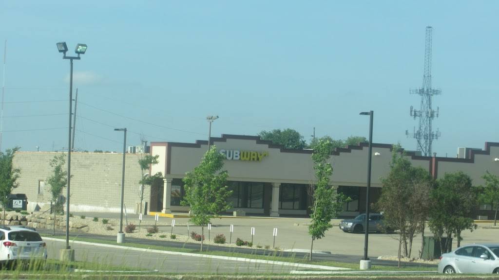 Subway | restaurant | 1814 W Beltline Hwy, Madison, WI 53713, USA | 6082555533 OR +1 608-255-5533