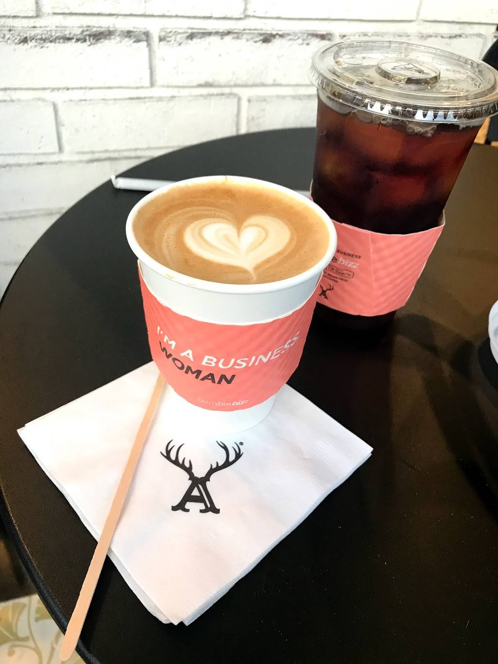 Alfred Coffee Studio City | cafe | 12077 Ventura Pl, Studio City, CA 91604, USA | 8188568005 OR +1 818-856-8005