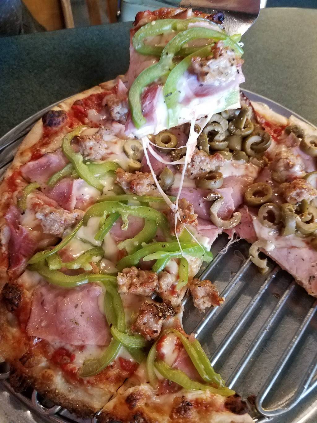 Tomasos Pizza | restaurant | 1111 7th Ave, Marion, IA 52302, USA | 3193776102 OR +1 319-377-6102