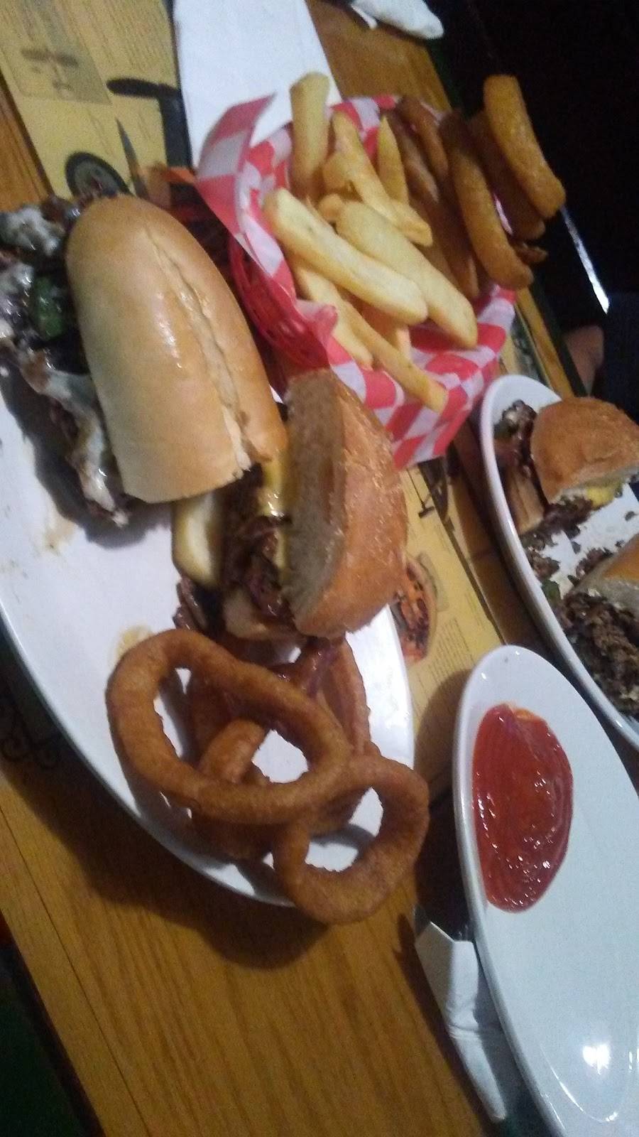 Lindburgers | restaurant | 9834 Glades Rd, Boca Raton, FL 33434, USA | 5612185557 OR +1 561-218-5557