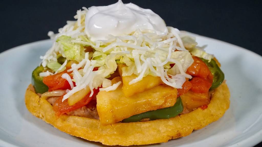 El Burrito Loco | restaurant | 2430 Auburn St, Rockford, IL 61103, USA | 8159652410 OR +1 815-965-2410