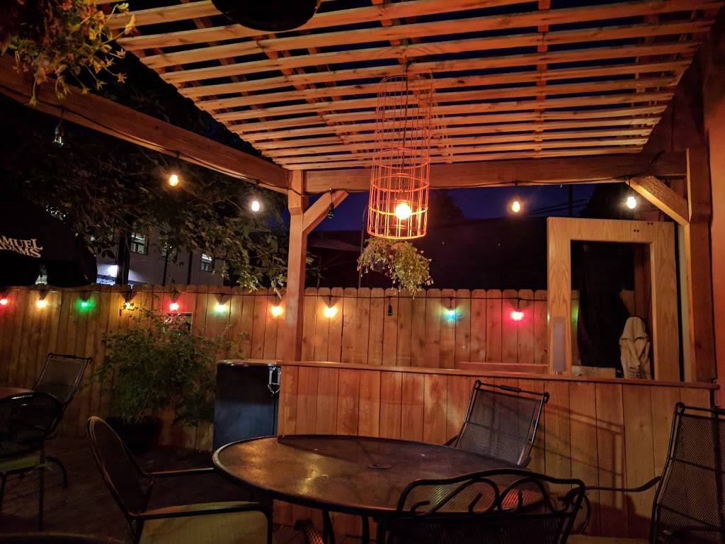 The Grandview Tavern and Grill | restaurant | 7427 Grandview Ave, Arvada, CO 80002, USA | 3034220781 OR +1 303-422-0781