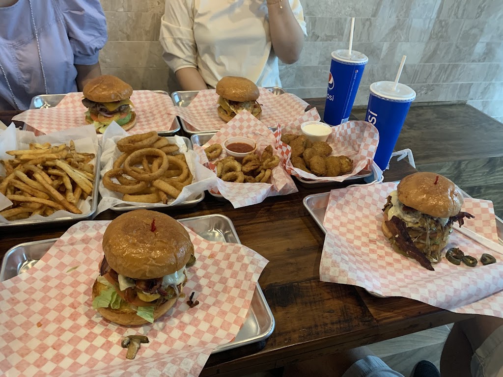 Burger 82 | restaurant | 880 W Exchange Pkwy Suite 1150, Allen, TX 75013, USA | 4696561899 OR +1 469-656-1899