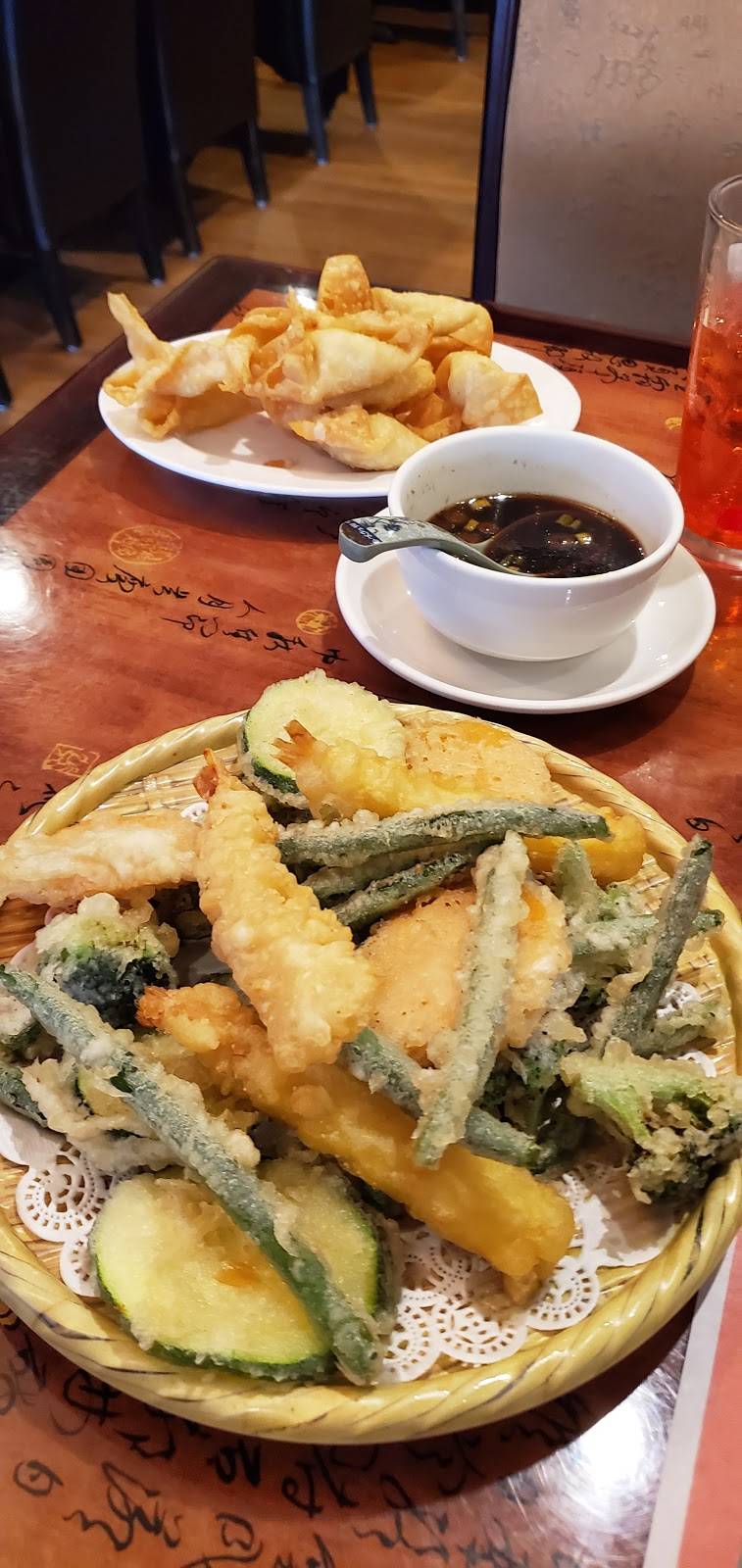 Green Leaves Chinese Restaurant & Lounge | night club | 647 US-1, York, ME 03909, USA | 2073632025 OR +1 207-363-2025