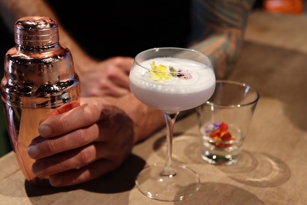 Roaring Social | restaurant | 35 Milton Ave, Alpharetta, GA 30009, USA | 4702992082 OR +1 470-299-2082