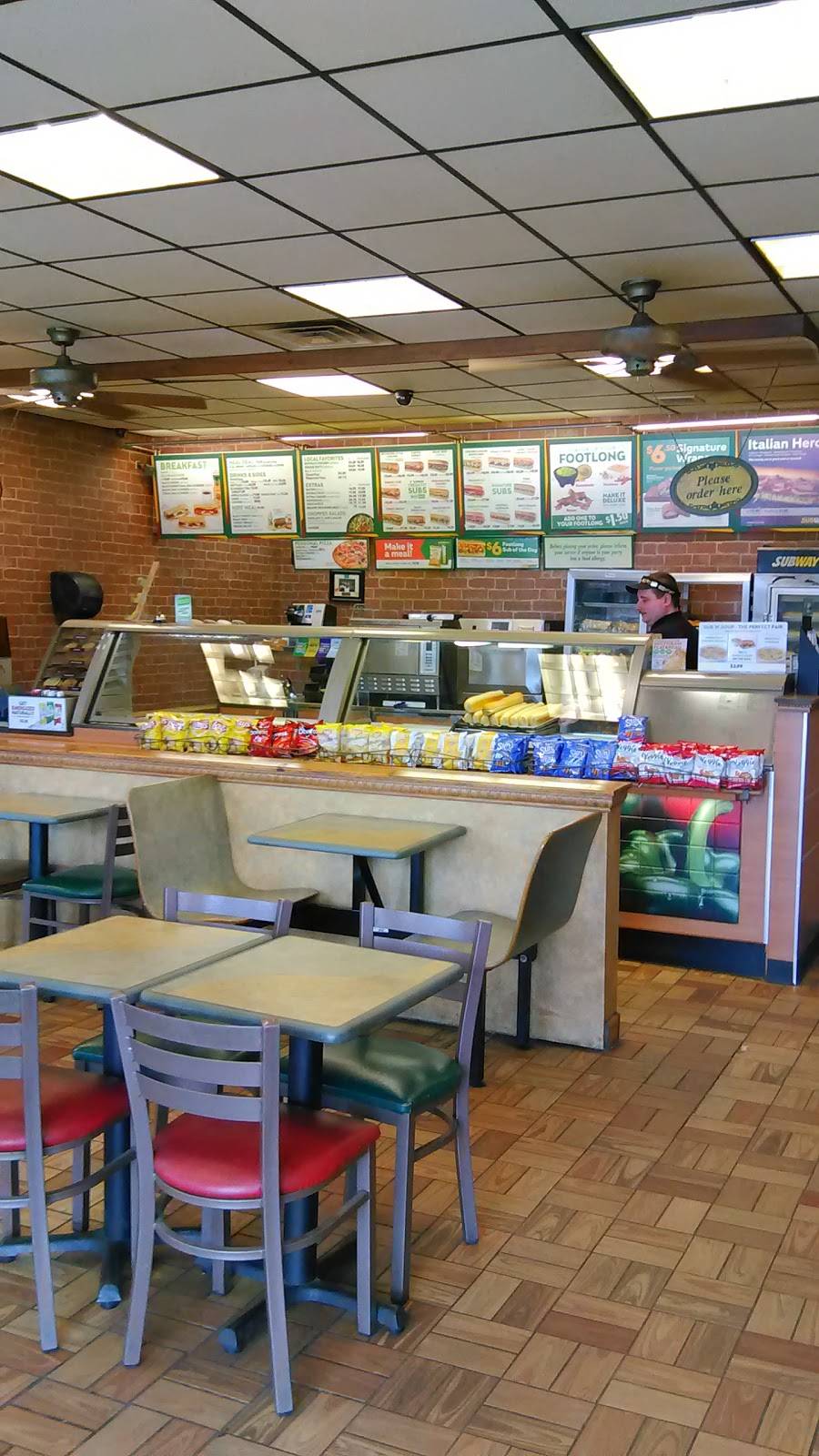 Subway | restaurant | 30 Pearson Blvd, Gardner, MA 01440, USA | 9786325213 OR +1 978-632-5213