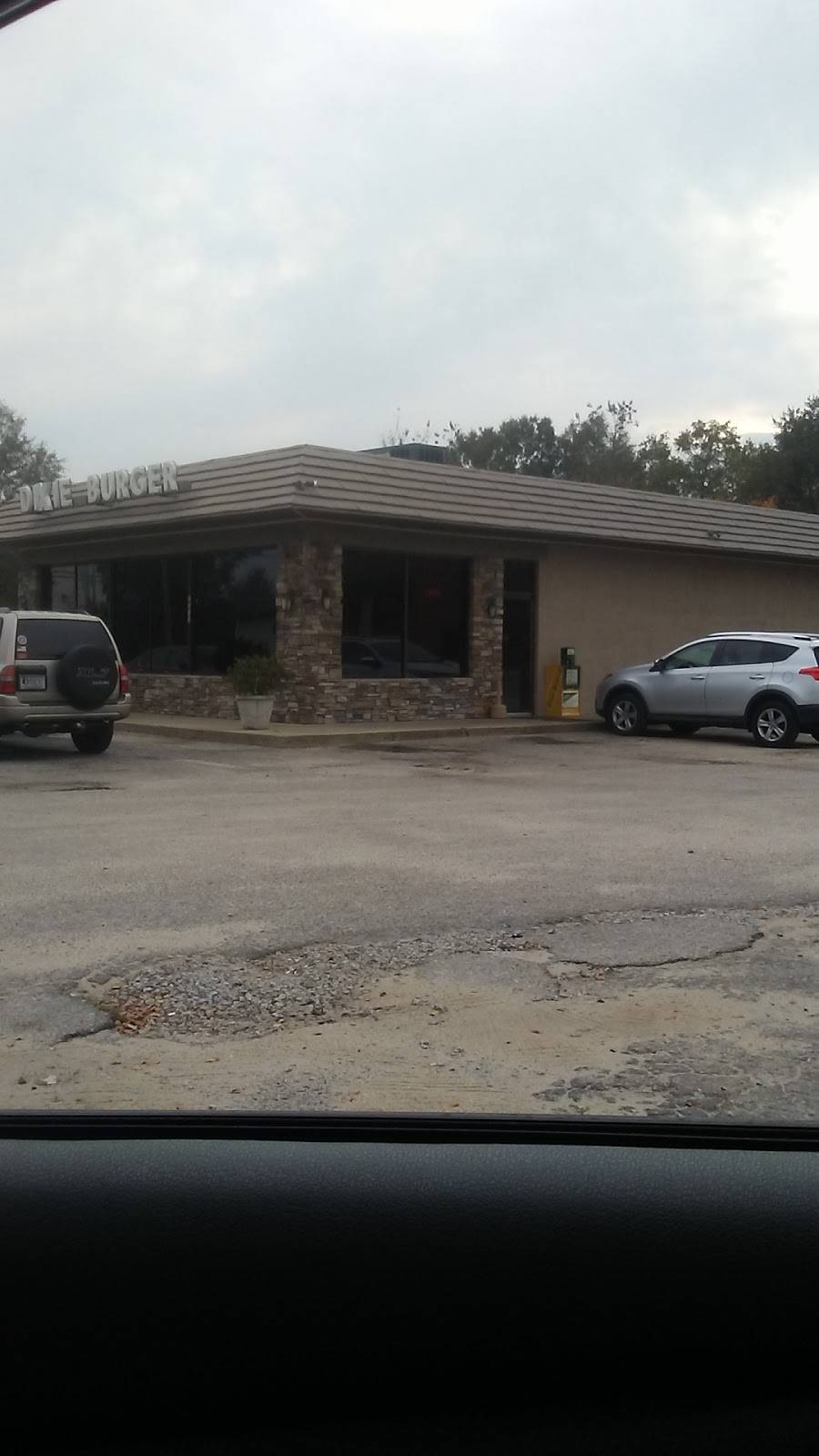 Dixie Burger | restaurant | 2213 Main St, Ellerbe, NC 28338, USA | 9106525483 OR +1 910-652-5483