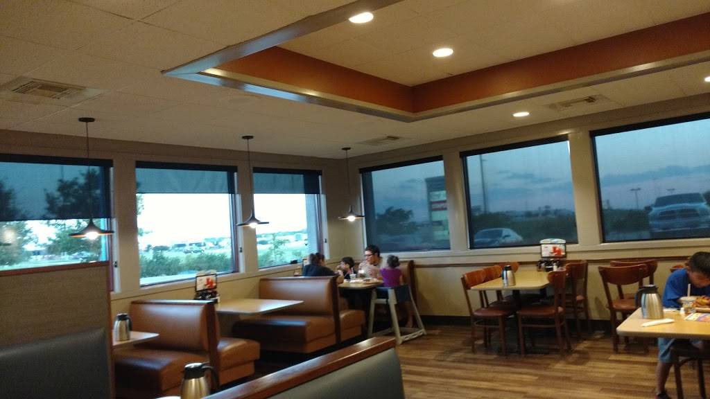 IHOP | restaurant | 4333 Dallas Fort Worth Turnpike, Dallas, TX 75211, USA | 2146344467 OR +1 214-634-4467