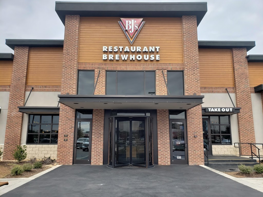 BJs Restaurant & Brewhouse | restaurant | 3748 Airport Blvd, Mobile, AL 36608, USA | 2515819240 OR +1 251-581-9240