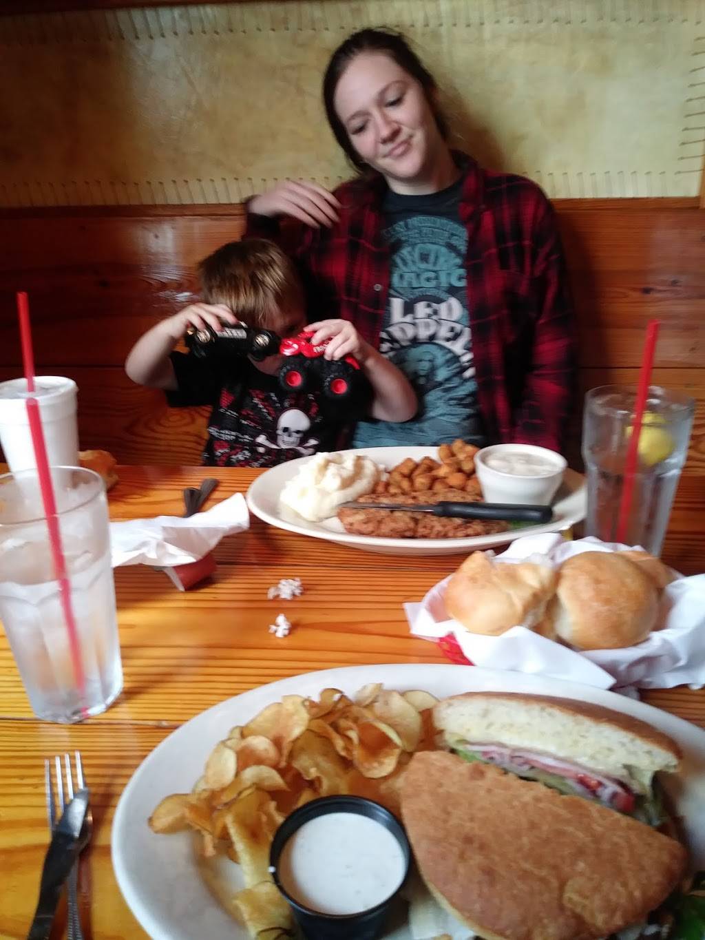 Stevens Street Grill | restaurant | 1001 Stevens St, Bridgeport, TX 76426, USA | 9406833945 OR +1 940-683-3945