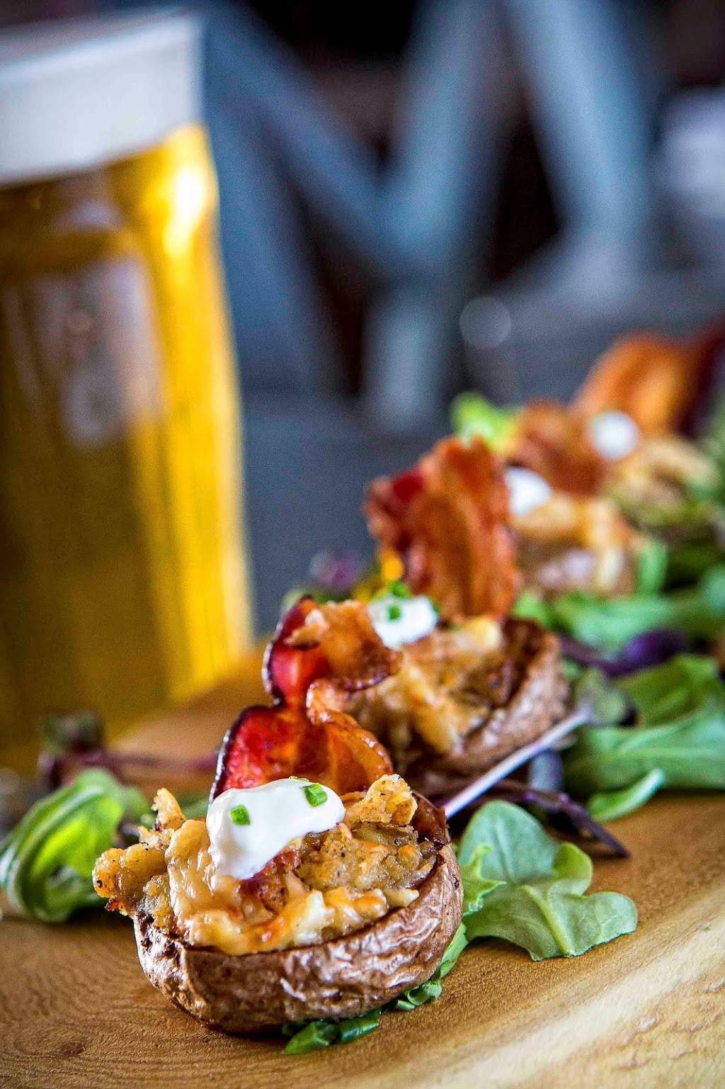 The Combine | restaurant | 352 Norfolk St S, Simcoe, ON N3Y 2W9, Canada | 2264403369 OR +1 226-440-3369