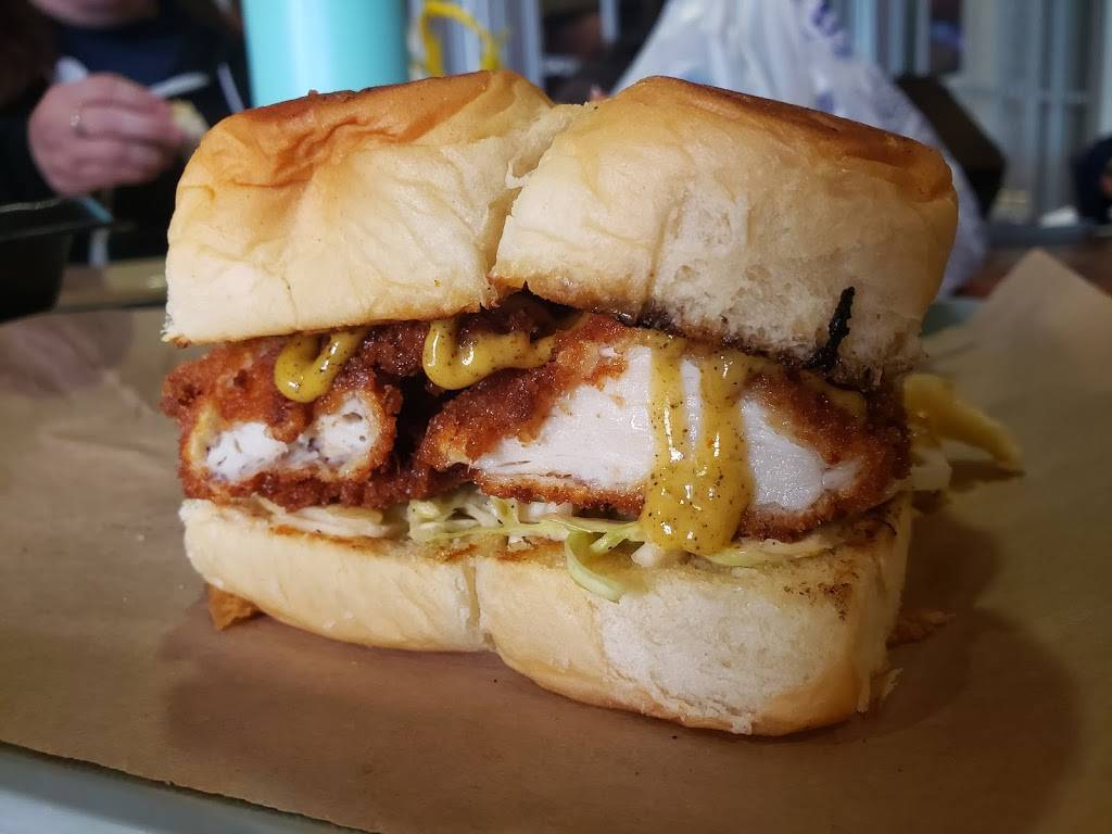 Fakas Island Grill | restaurant | 201 E 4th St, Santa Ana, CA 92701, USA | 7145140593 OR +1 714-514-0593