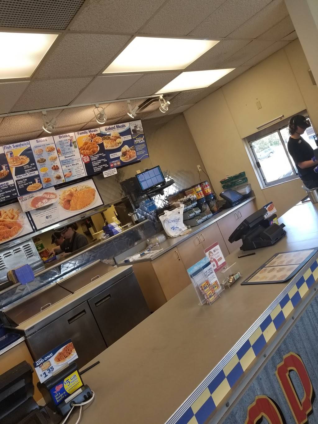 Long John Silvers | restaurant | 484 S Lake Rd S, Scottsburg, IN 47170, USA | 8127526205 OR +1 812-752-6205