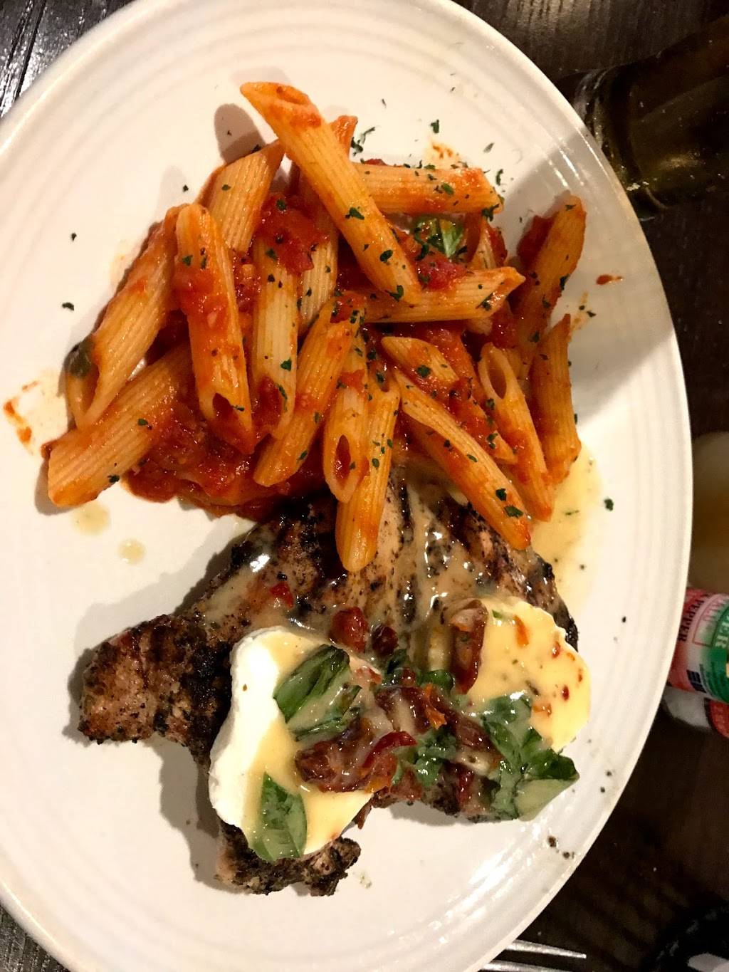 Carrabbas Italian Grill | restaurant | 43455 W Oaks Dr, Novi, MI 48377, USA | 2487350400 OR +1 248-735-0400