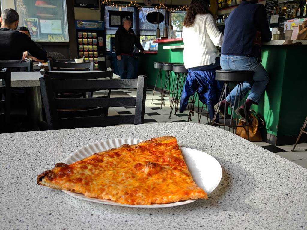 Luigis | restaurant | 616 Winthrop Ave, Revere, MA 02151, USA | 7812892003 OR +1 781-289-2003