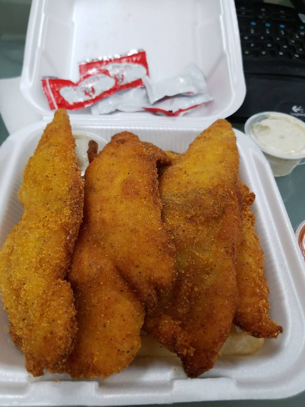 Mims Burger & BBQ | restaurant | 2707 E Broadway Rd, Phoenix, AZ 85040, USA | 6022439771 OR +1 602-243-9771