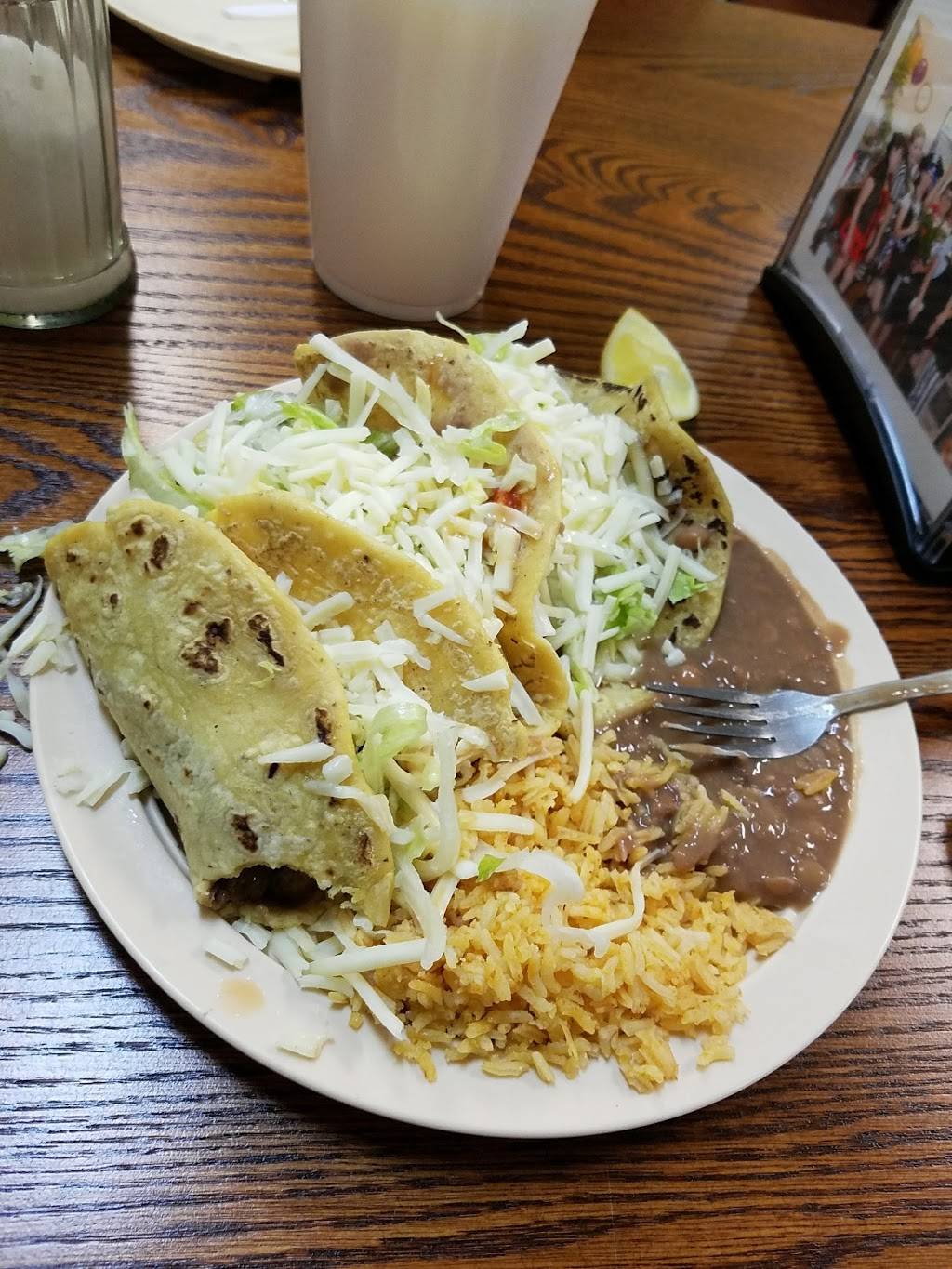 Lenchitas | restaurant | 13612 Van Nuys Blvd, Pacoima, CA 91331, USA | 8188992623 OR +1 818-899-2623