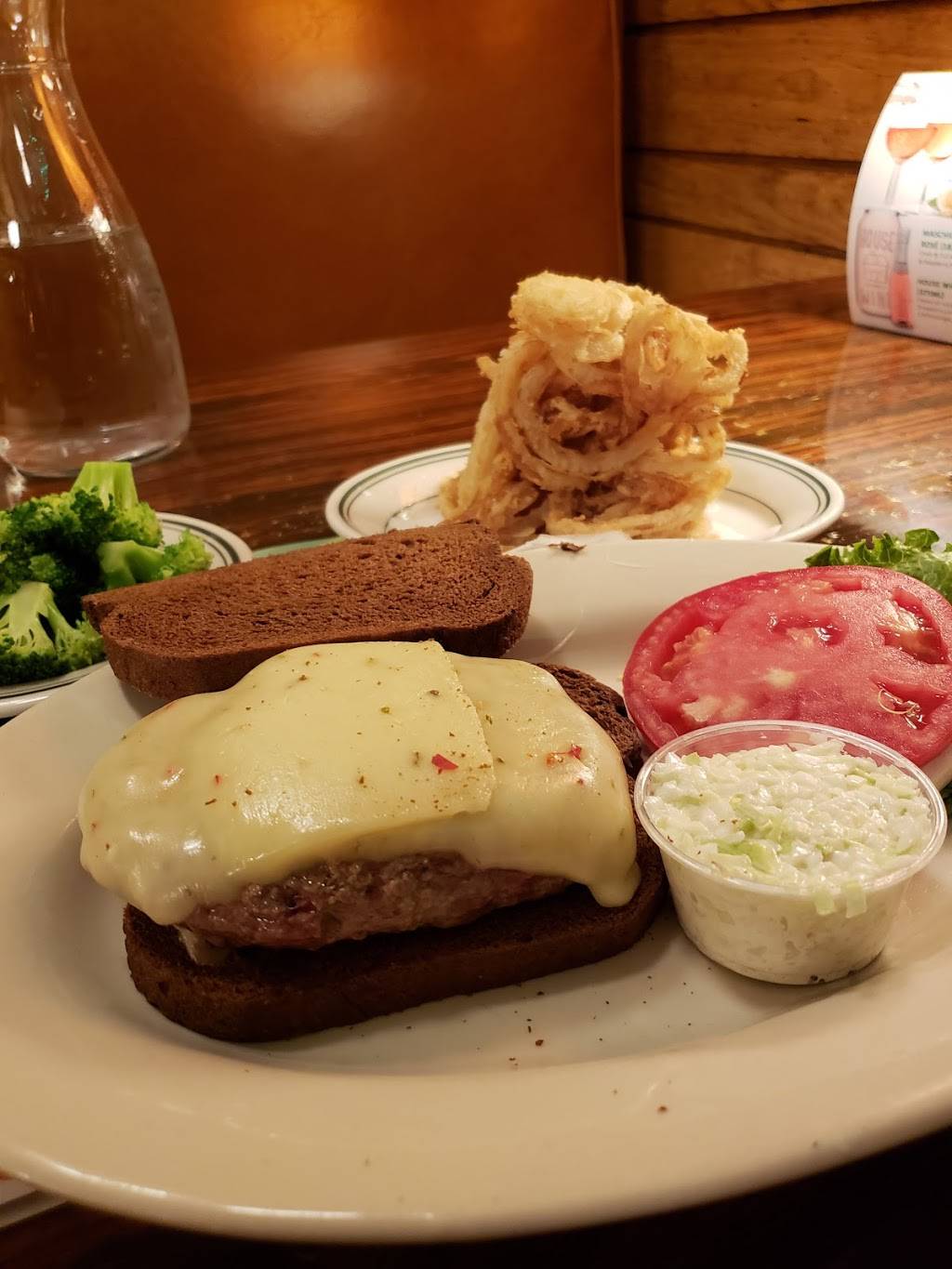 Hackneys On Lake | restaurant | 1514 E Lake Ave, Glenview, IL 60025, USA | 8477247171 OR +1 847-724-7171