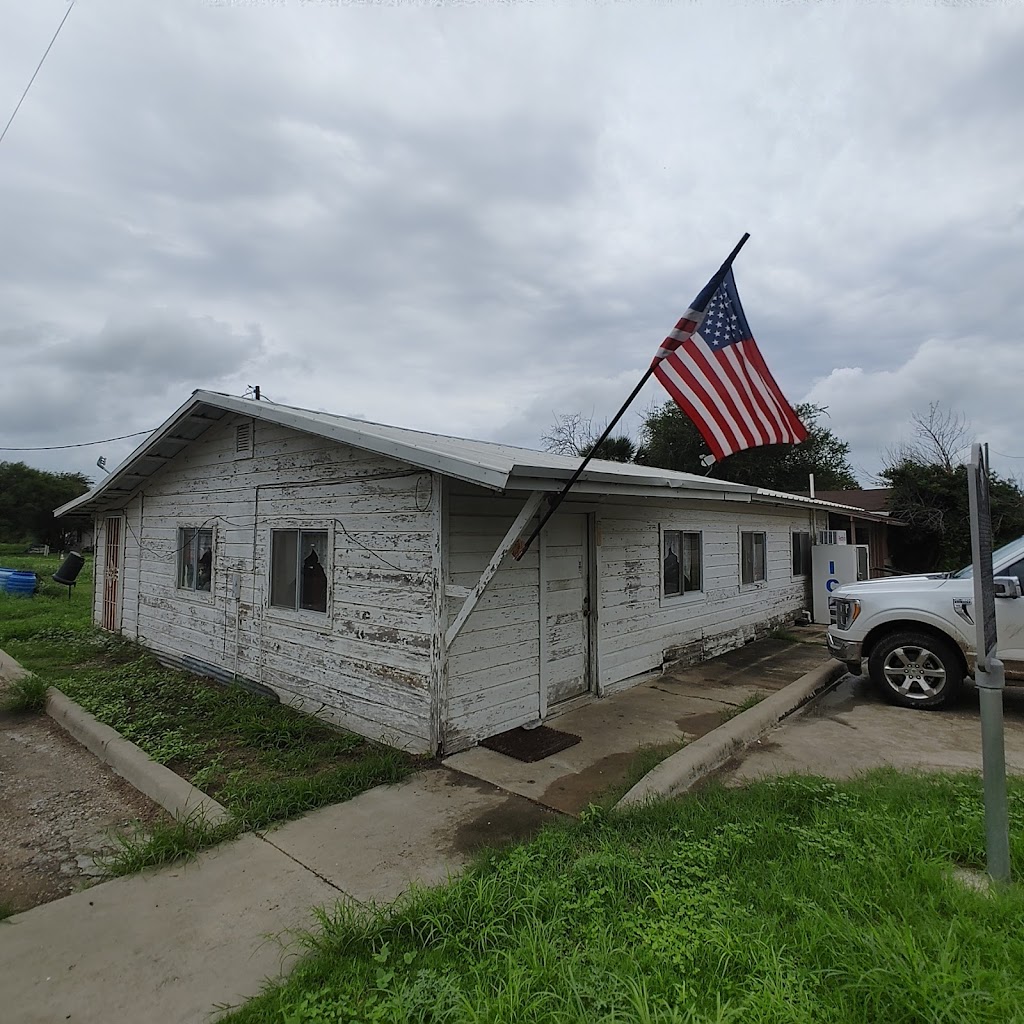 Lalas Cafe | restaurant | Oilton, TX 78371, USA | 5046712394 OR +1 504-671-2394