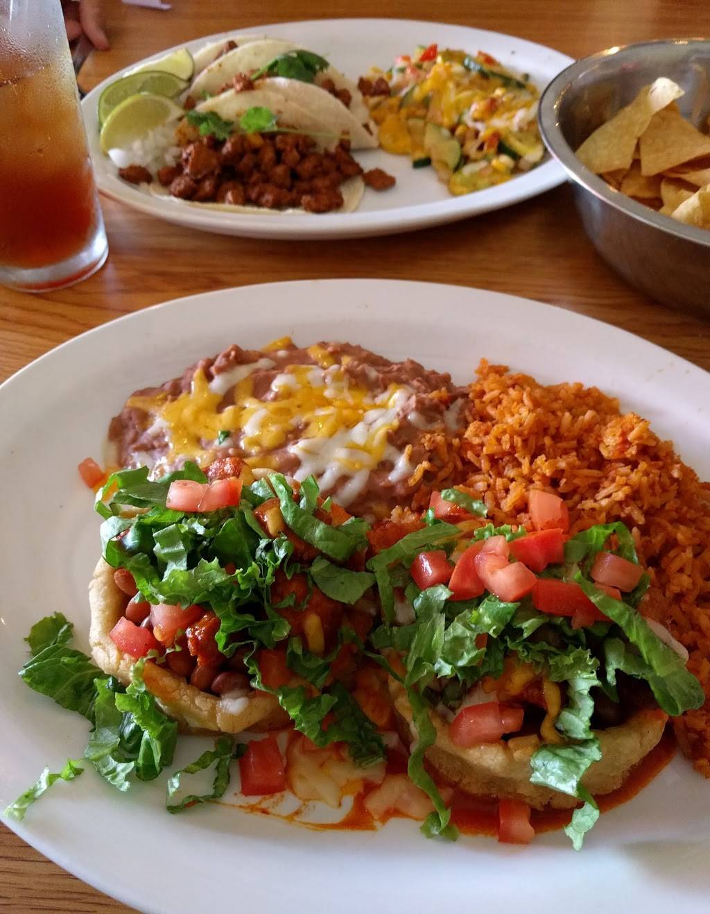 Chalas Wood Fire Grill | restaurant | 2790 Avenida de Mesilla, Las Cruces, NM 88005, USA | 5756524143 OR +1 575-652-4143