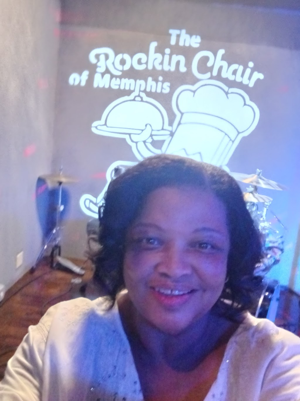 The Rockin Chair | restaurant | 1542 Elvis Presley Blvd, Memphis, TN 38106, USA | 9014255264 OR +1 901-425-5264