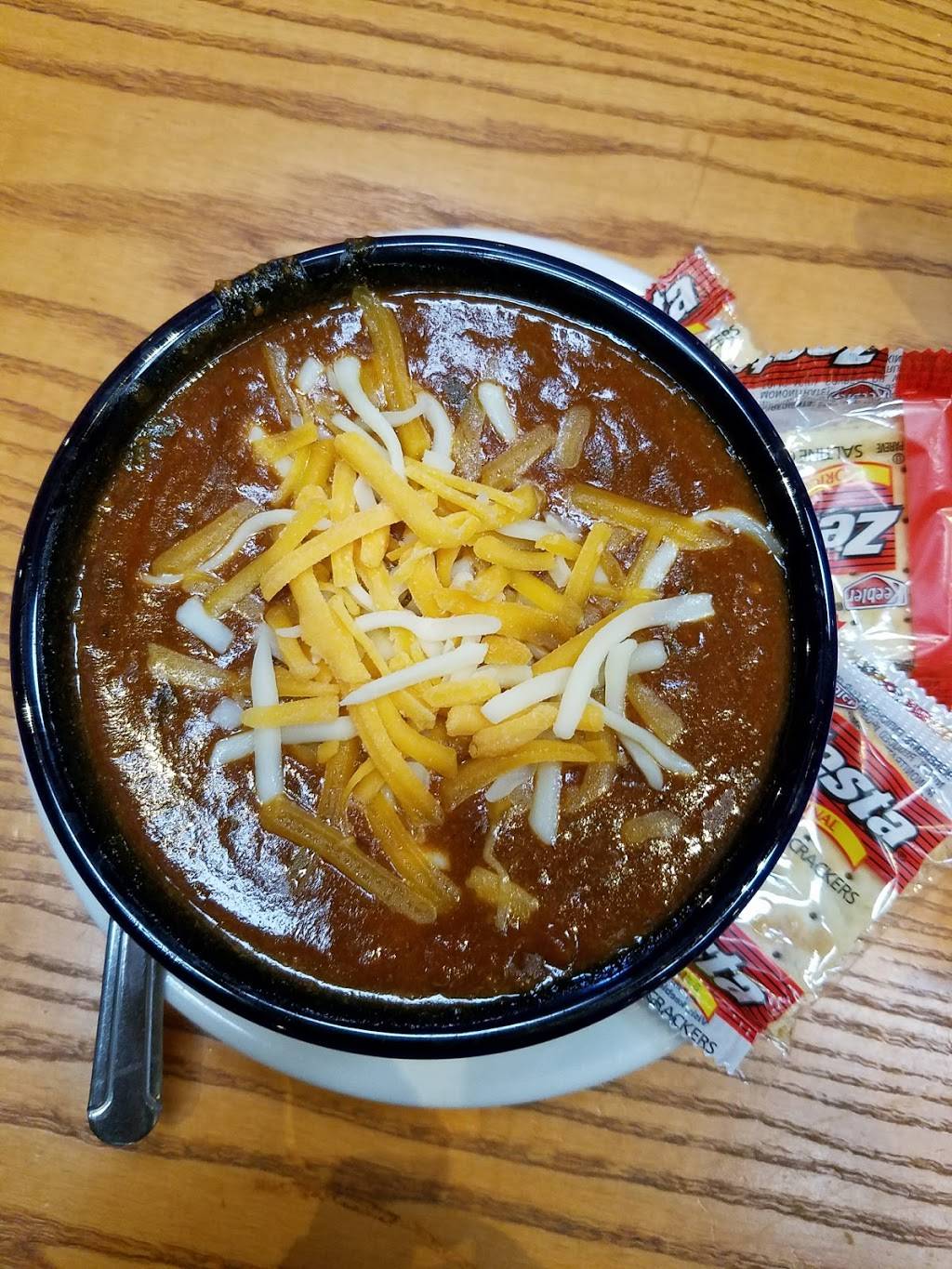 Chilis Grill & Bar | meal takeaway | 940 E Lewis and Clark Pkwy, Clarksville, IN 47129, USA | 8126703000 OR +1 812-670-3000