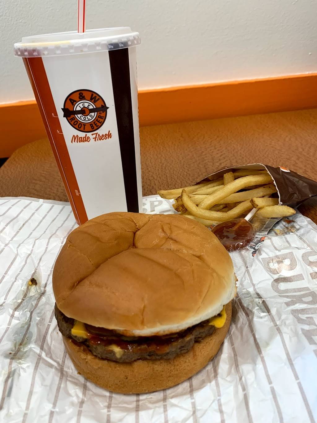 A&W Restaurant | restaurant | 300 Tanger Blvd #218, Branson, MO 65616, USA | 4173377112 OR +1 417-337-7112