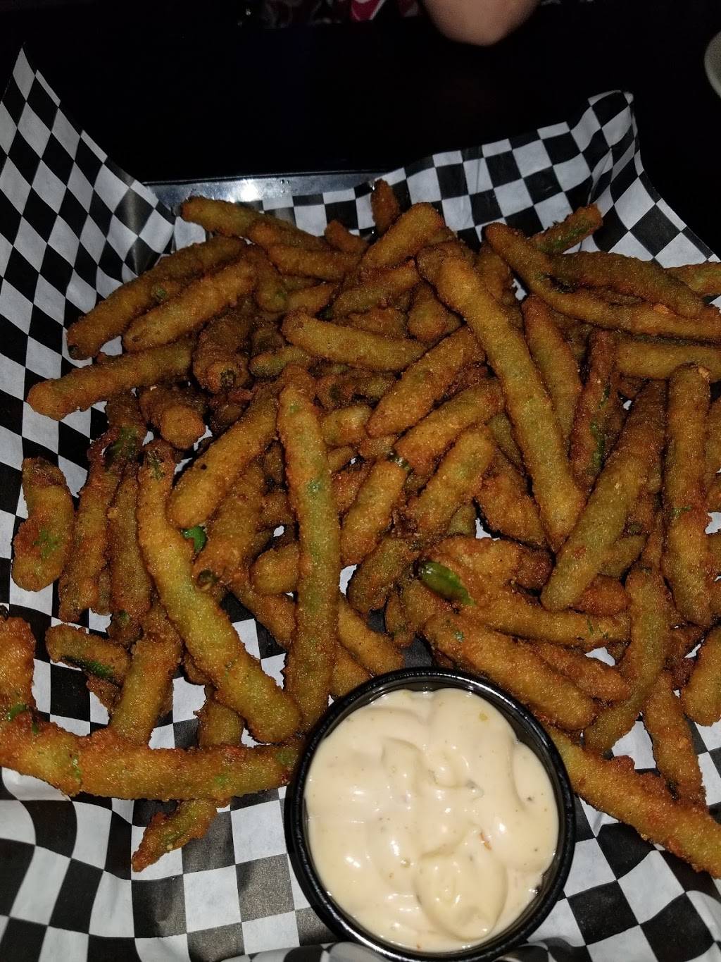 Mingos Sports Bar and Grill | restaurant | 41 Roberts Dr, North Adams, MA 01247, USA | 4133464067 OR +1 413-346-4067