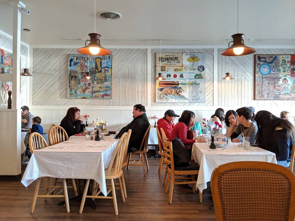 Vivolos Chowder House | restaurant | 127 Central Ave, Pacific Grove, CA 93950, USA | 8313725414 OR +1 831-372-5414