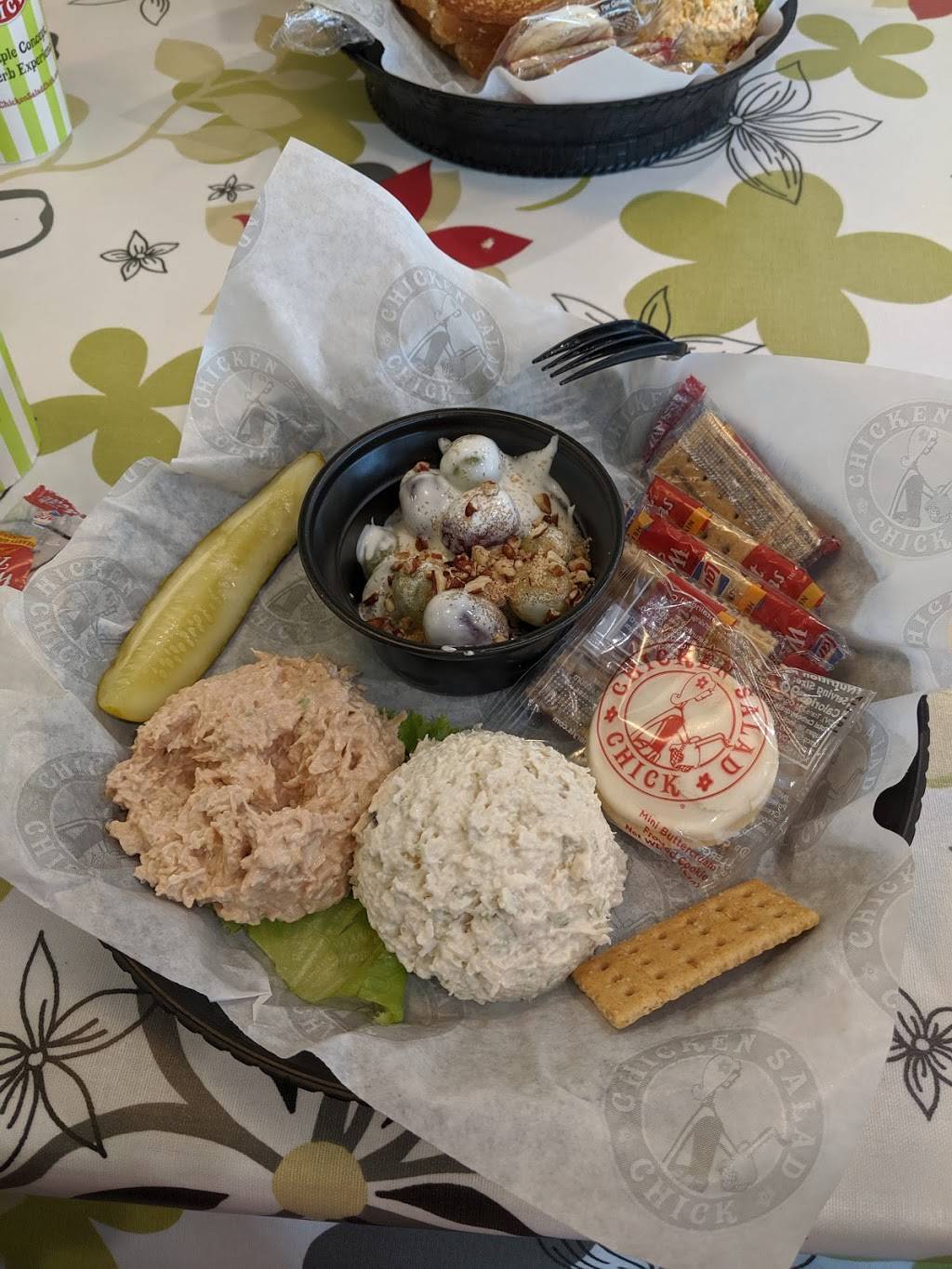 Chicken Salad Chick | restaurant | 7917 Beechmont Ave, Cincinnati, OH 45255, USA | 5134074965 OR +1 513-407-4965