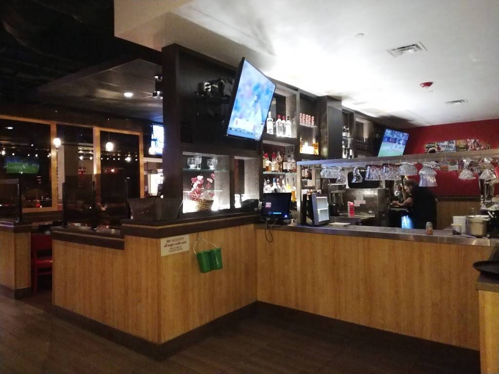 Red Robin Gourmet Burgers and Brews | restaurant | 7 Backus Ave, Danbury, CT 06810, USA | 2036169440 OR +1 203-616-9440