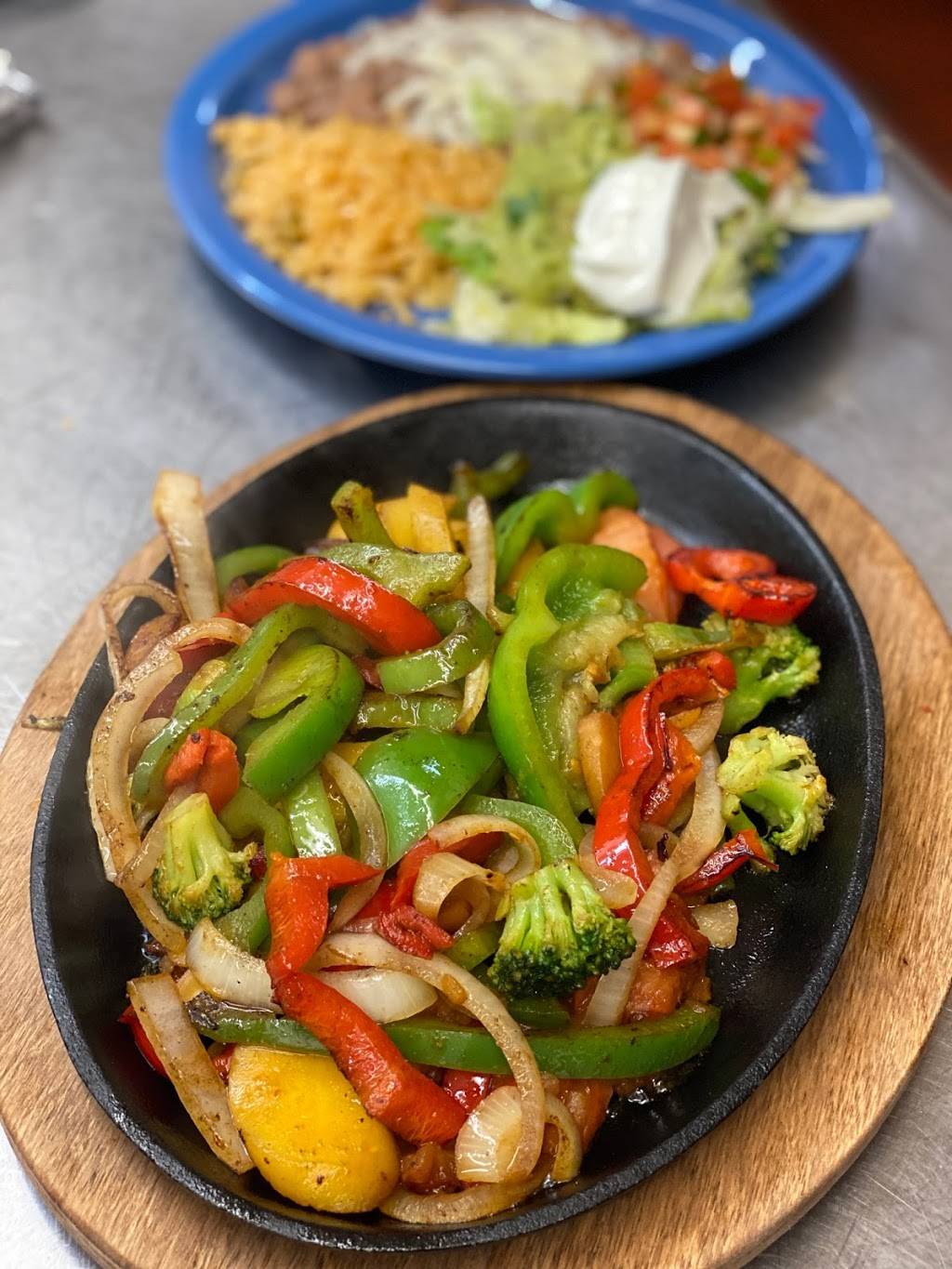 Pueblito #2 Mexican Restaurant | restaurant | 2365 Esplanade, Chico, CA 95926, USA | 5308959607 OR +1 530-895-9607