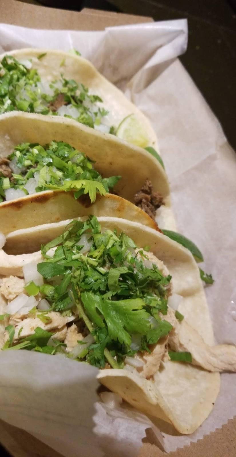 El Taquito | restaurant | 3410 Main Hwy, Miami, FL 33133, USA | 3054462303 OR +1 305-446-2303