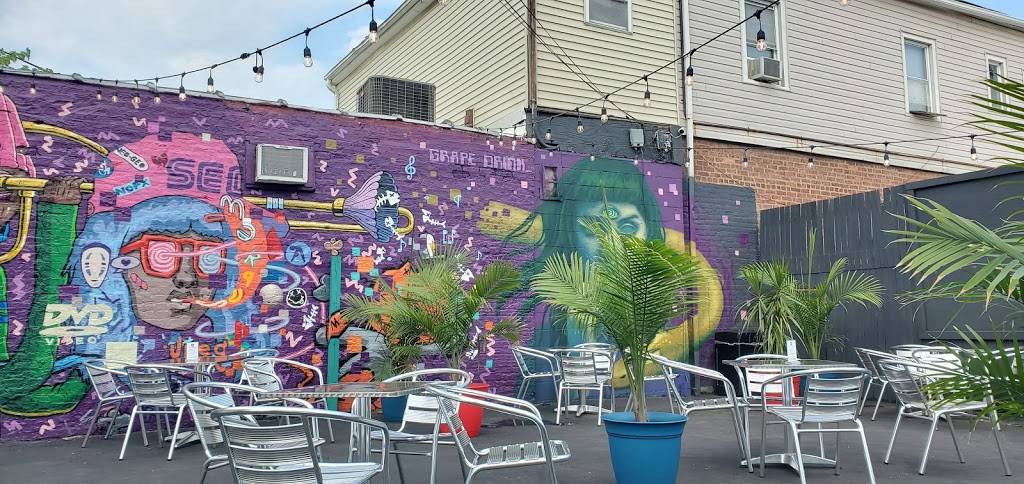 Pizza Fried Chicken Ice Cream | restaurant | 964 W 31st St, Chicago, IL 60608, USA | 7735654192 OR +1 773-565-4192