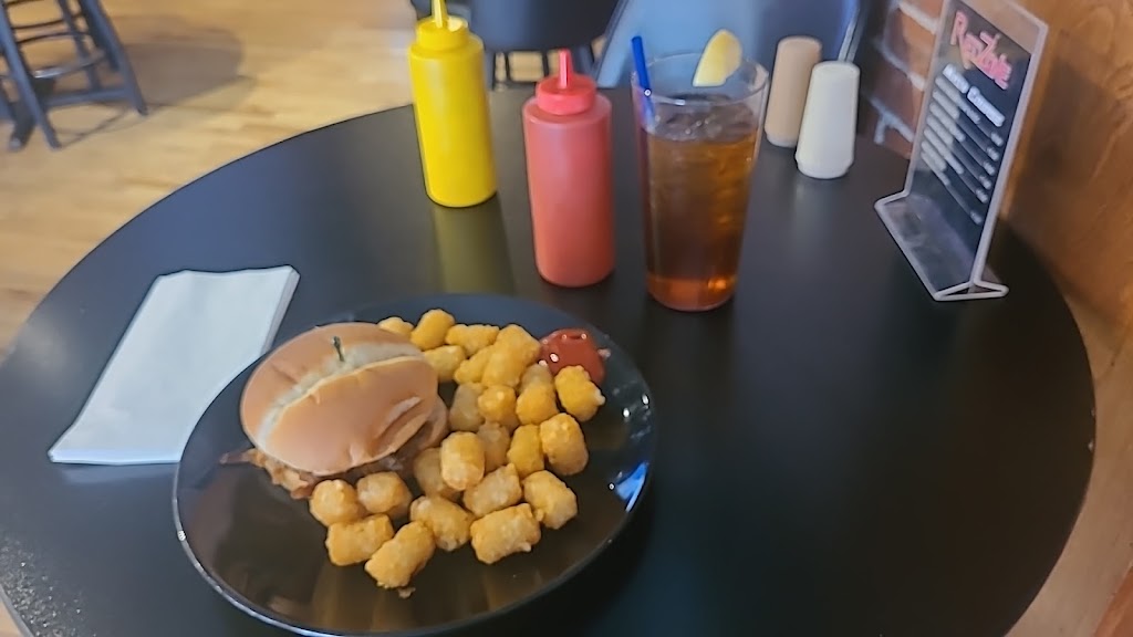 RedZone Sports Bar N Grill | restaurant | 303 E Main St, Ashland, OR 97520, USA | 5414822429 OR +1 541-482-2429