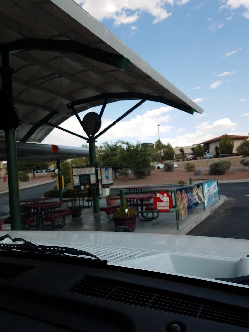 Sonic Drive-In | restaurant | 3471 Foothills Rd, Las Cruces, NM 88011, USA | 5755328759 OR +1 575-532-8759