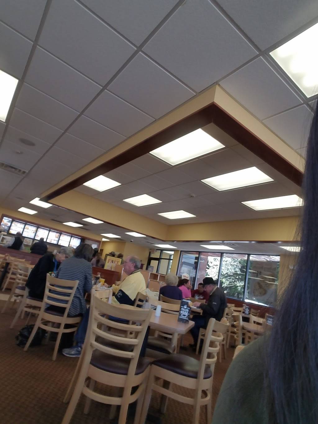 Bojangles Famous Chicken n Biscuits | restaurant | 1816 12th Ave NE, Hickory, NC 28601, USA | 8283244596 OR +1 828-324-4596