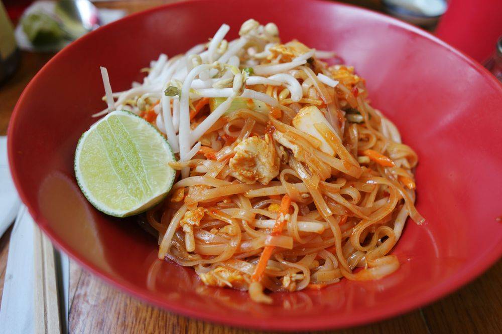 Thai Bowl | restaurant | 1049 W Taylor St, Chicago, IL 60607, USA | 3122269129 OR +1 312-226-9129